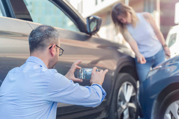 Professional Full Coverage Car Insurance technician working in Round Lake, IL